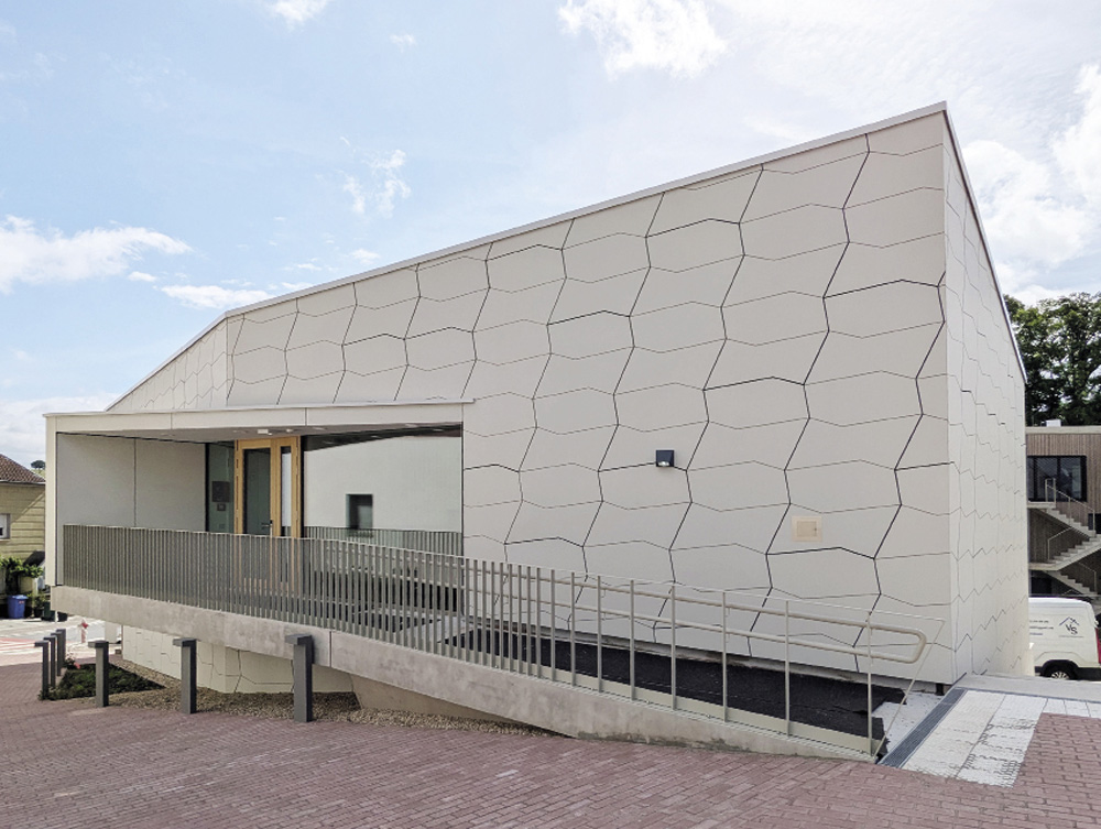 2	Façade ouest - Entrée principale