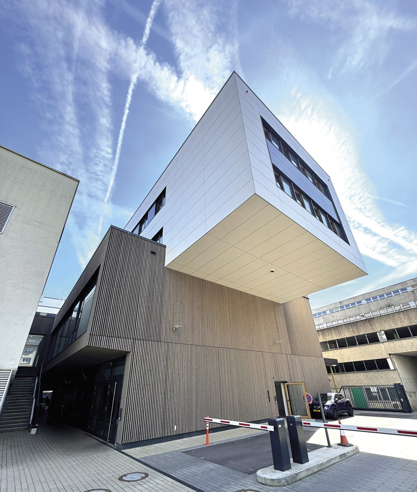 1-2	Hangar de maintenance, Luxair