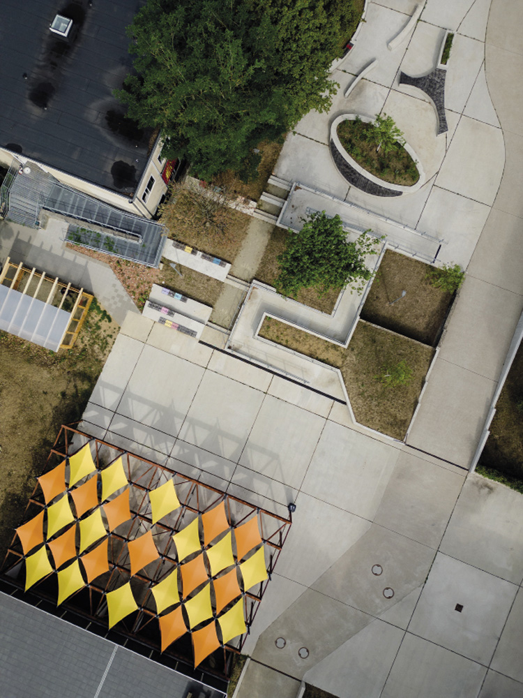 5		Transfomation des aménagements extérieurs d’un Lycée à Luxembourg-Ville avec des matériaux recyclés et de réemploi. Lauréat du prix «New European Bauhaus 2024»