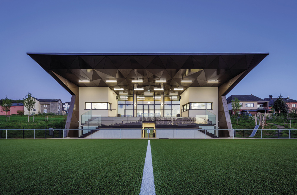 6	Construction d’un nouveau centre sportif (terrain de football, vestiaires et buvette)